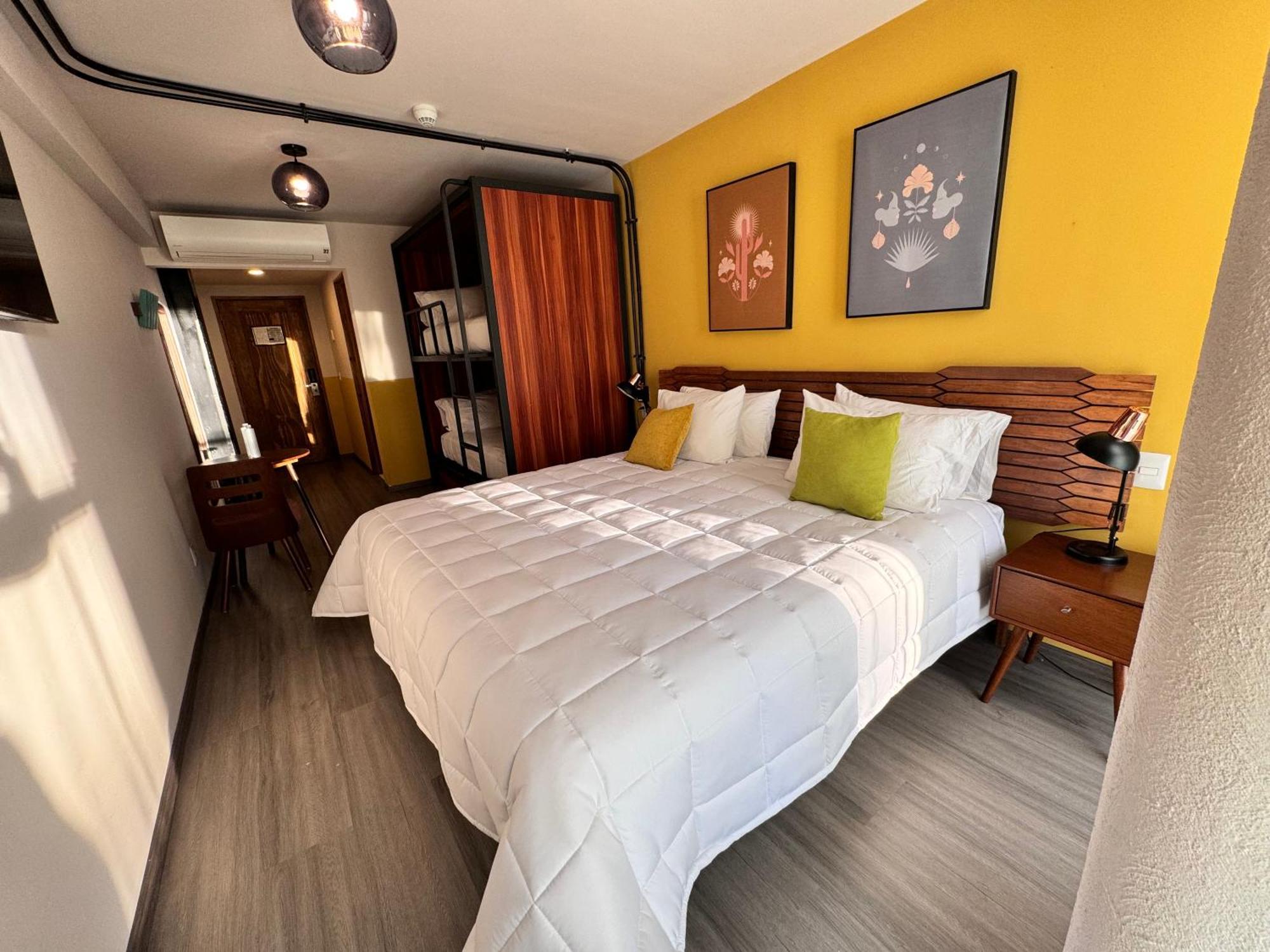 Hotel Ola Chapultepec Гвадалахара Экстерьер фото