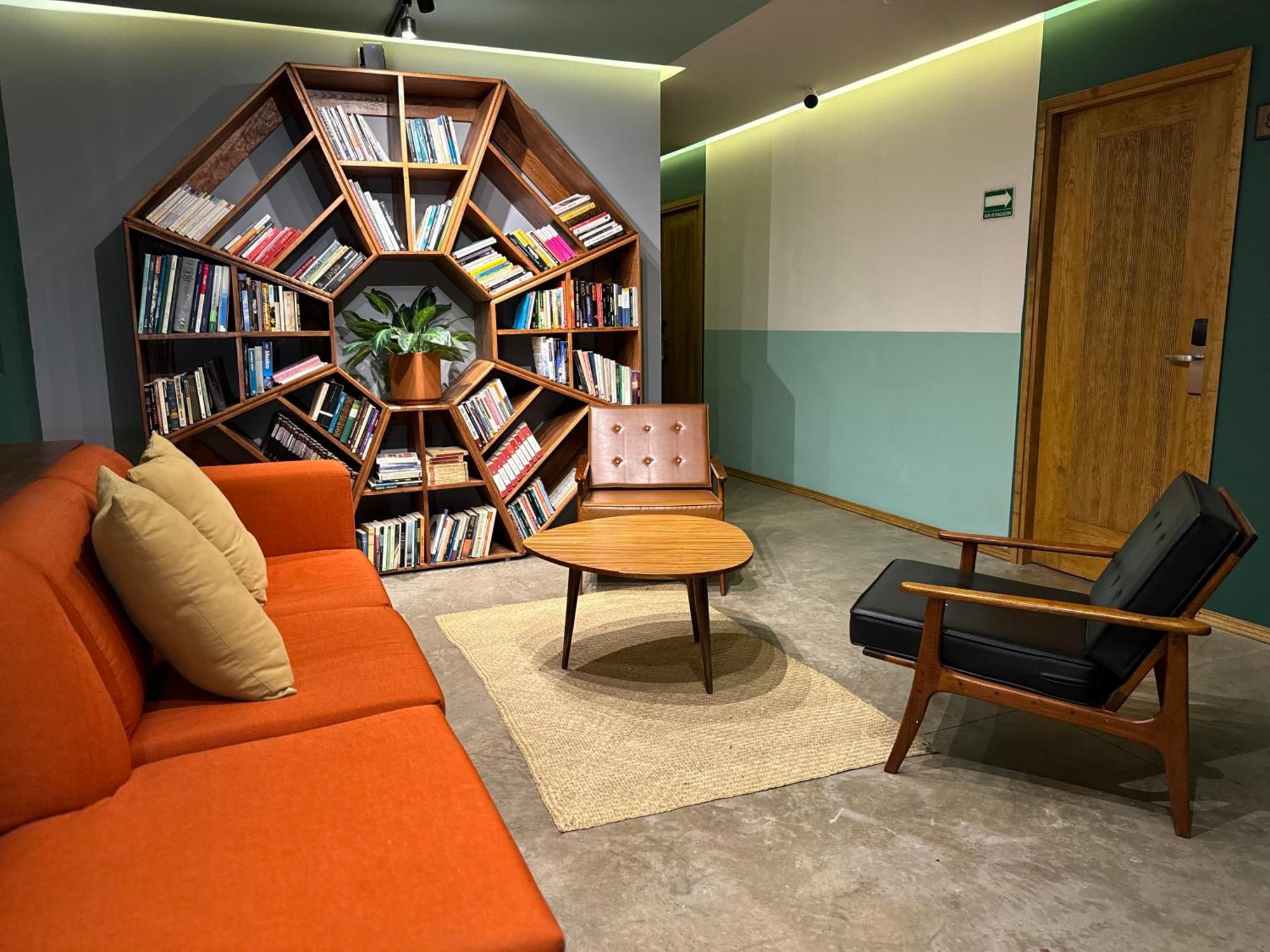 Hotel Ola Chapultepec Гвадалахара Экстерьер фото